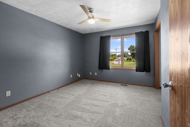 504 4th Avenue W, Andalusia, IL 61232