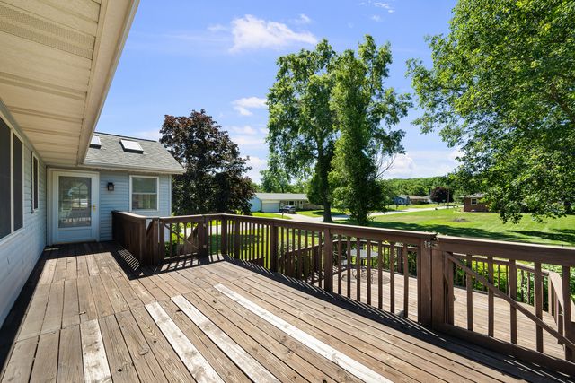 504 4th Avenue W, Andalusia, IL 61232