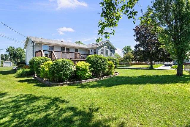 504 4th Avenue W, Andalusia, IL 61232