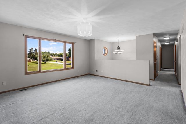 504 4th Avenue W, Andalusia, IL 61232