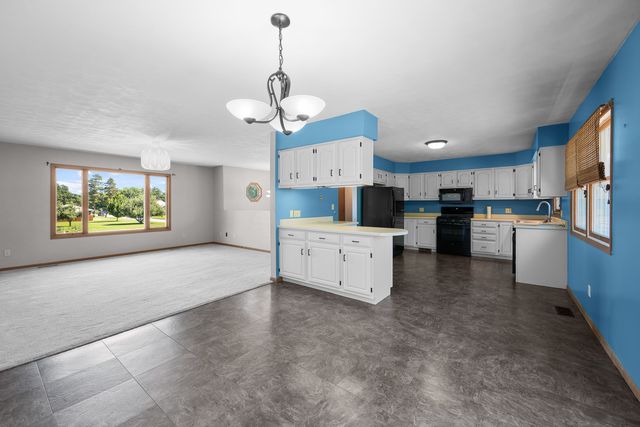 504 4th Avenue W, Andalusia, IL 61232