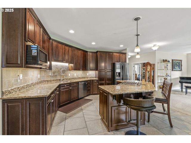 330 RILEY Ct, Toutle, WA 98649