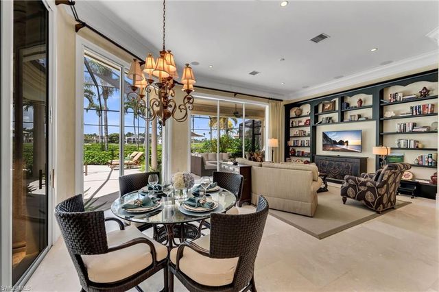 2045 Isla Vista LN, Naples, FL 34105