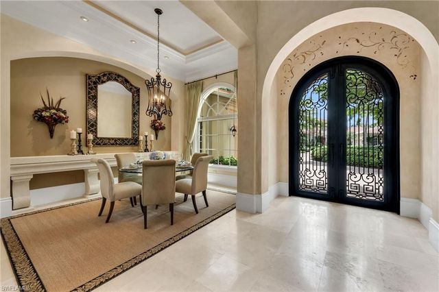 2045 Isla Vista LN, Naples, FL 34105