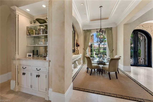 2045 Isla Vista LN, Naples, FL 34105