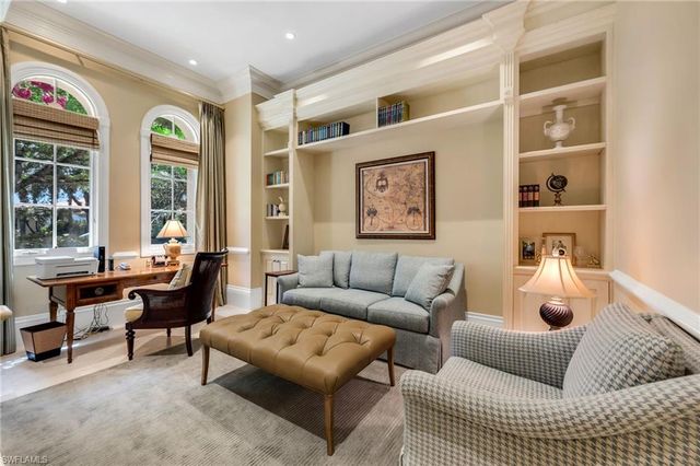 2045 Isla Vista LN, Naples, FL 34105