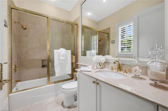 2045 Isla Vista LN, Naples, FL 34105