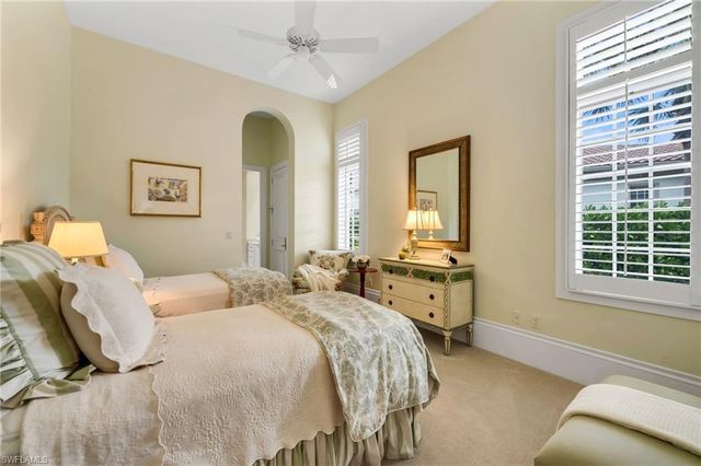 2045 Isla Vista LN, Naples, FL 34105