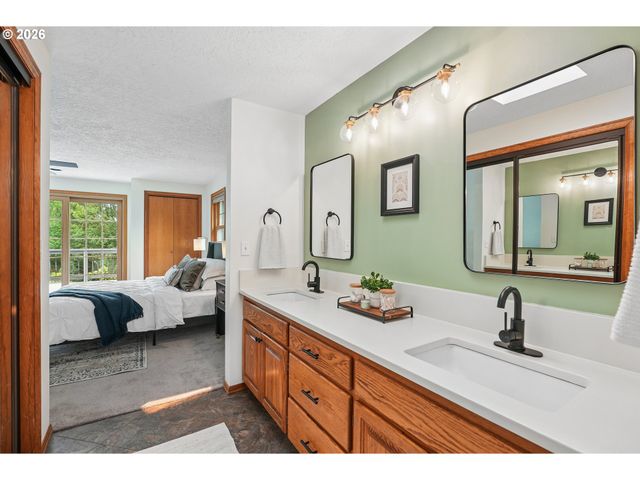 16625 Ne SAN RAFAEL Dr, Portland, OR 97230