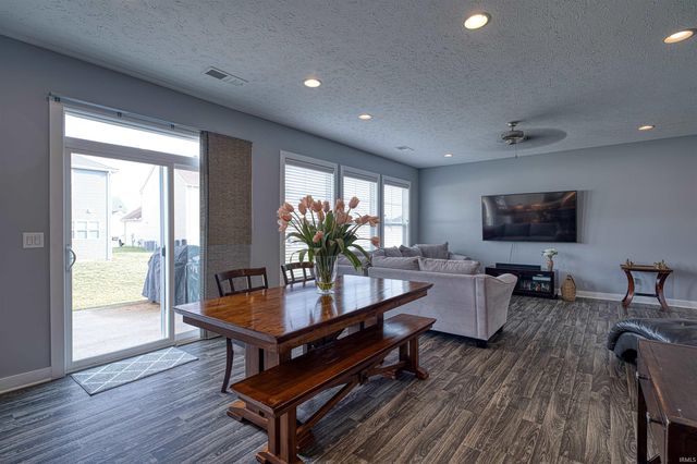 3042 Cornerstone Court, Newburgh, IN 47630