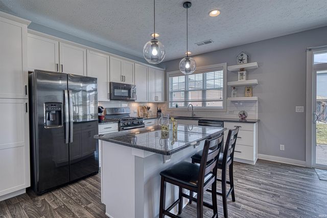 3042 Cornerstone Court, Newburgh, IN 47630