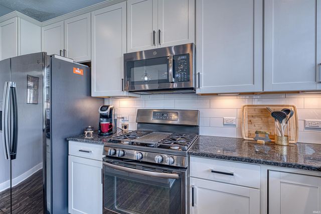 3042 Cornerstone Court, Newburgh, IN 47630