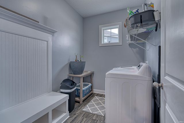 3042 Cornerstone Court, Newburgh, IN 47630