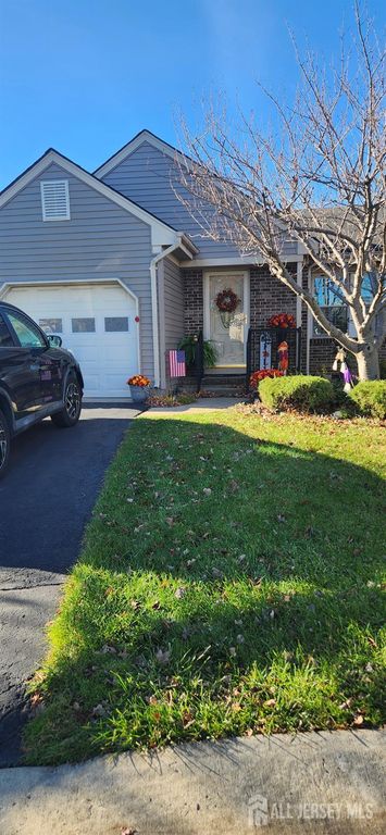 10-B Molly Pitcher Court, Monroe, NJ 08831