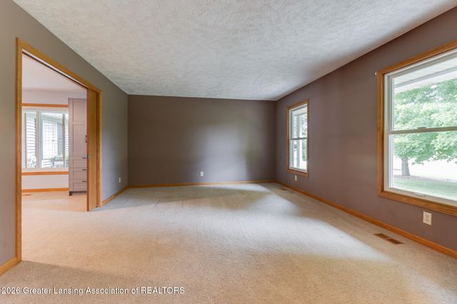 4115 W Howe Road, Dewitt, MI 48820