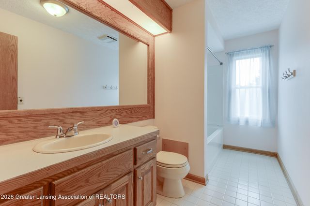 4115 W Howe Road, Dewitt, MI 48820