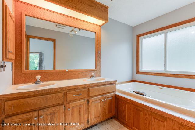 4115 W Howe Road, Dewitt, MI 48820