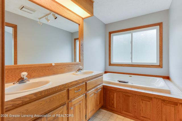 4115 W Howe Road, Dewitt, MI 48820
