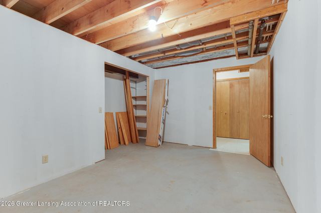 4115 W Howe Road, Dewitt, MI 48820