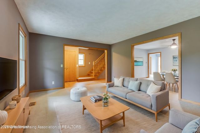 4115 W Howe Road, Dewitt, MI 48820
