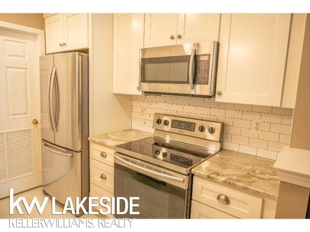 56153 Troon North, Shelby Twp, MI 48316