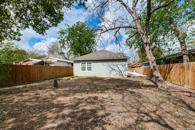 434 S San Horacio, San Antonio, TX 78237