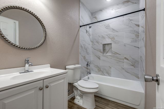 434 S San Horacio, San Antonio, TX 78237