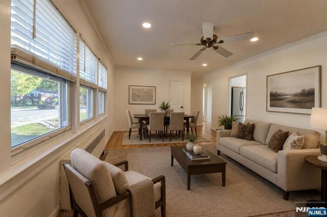 255 Bogert 2A, River Edge, NJ 07661