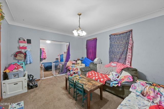 960 Willow Avenue, Toledo, OH 43605