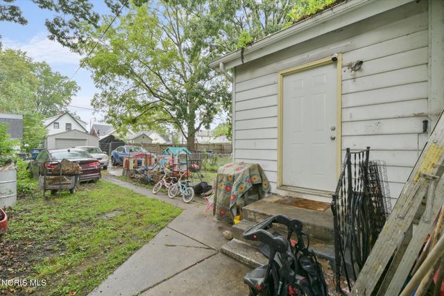 960 Willow Avenue, Toledo, OH 43605