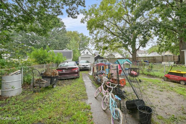 960 Willow Avenue, Toledo, OH 43605