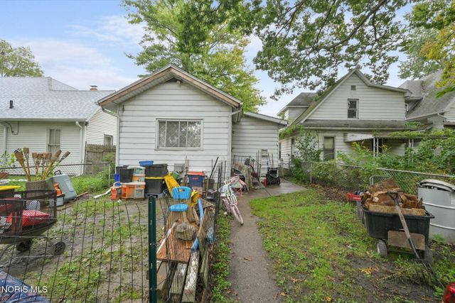 960 Willow Avenue, Toledo, OH 43605
