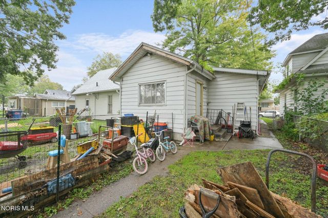 960 Willow Avenue, Toledo, OH 43605