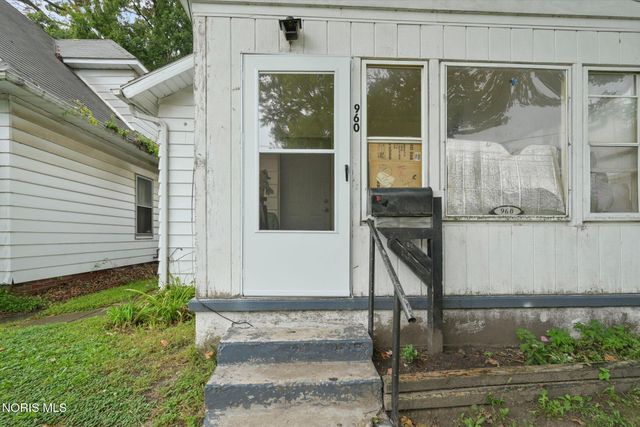 960 Willow Avenue, Toledo, OH 43605