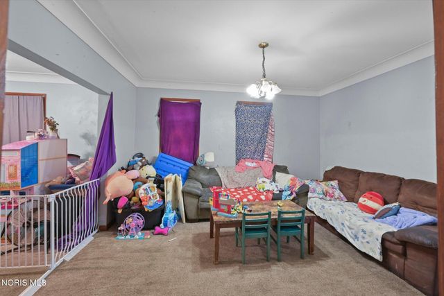 960 Willow Avenue, Toledo, OH 43605
