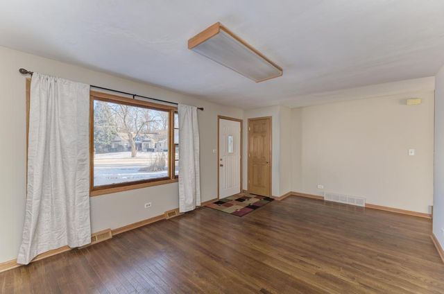 28W313 Batavia Road, Warrenville, IL 60555