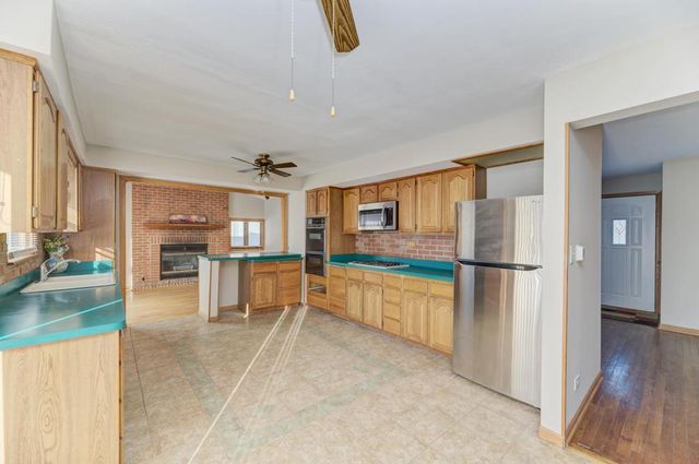 28W313 Batavia Road, Warrenville, IL 60555