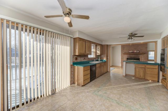 28W313 Batavia Road, Warrenville, IL 60555