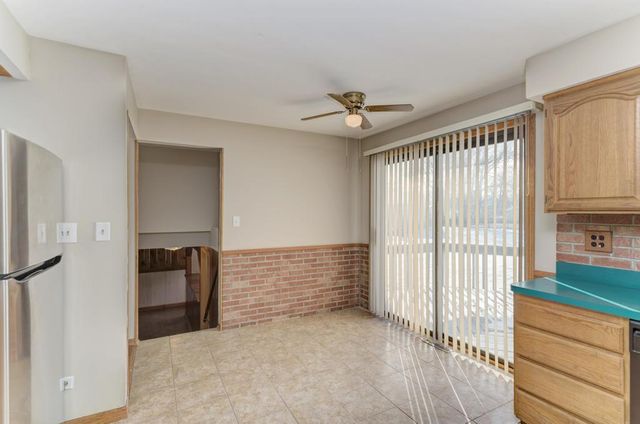 28W313 Batavia Road, Warrenville, IL 60555