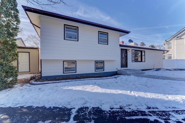 28W313 Batavia Road, Warrenville, IL 60555