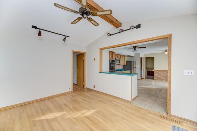 28W313 Batavia Road, Warrenville, IL 60555