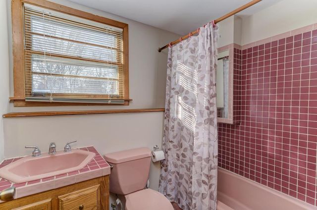 28W313 Batavia Road, Warrenville, IL 60555