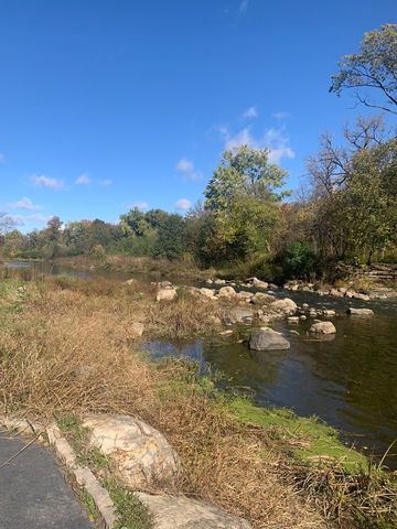 28W313 Batavia Road, Warrenville, IL 60555