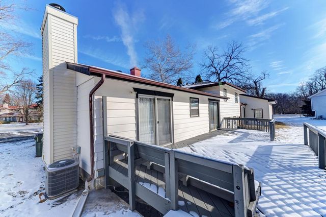 28W313 Batavia Road, Warrenville, IL 60555