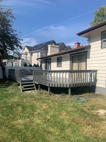 28W313 Batavia Road, Warrenville, IL 60555