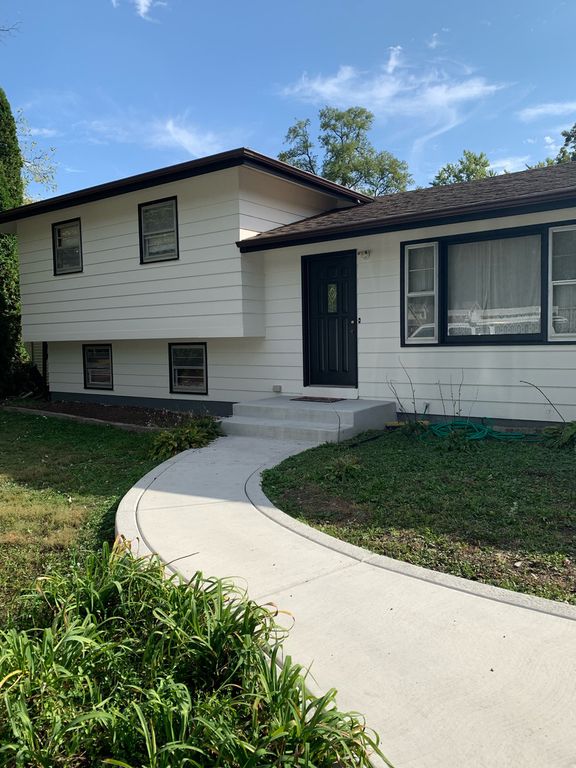 28W313 Batavia Road, Warrenville, IL 60555