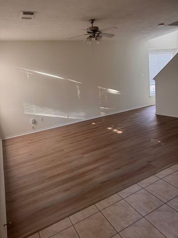 87 N Burberry Park Circle, The Woodlands, TX 77382