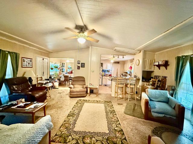 217 Hilltop Rd, Hallsville, TX 75650