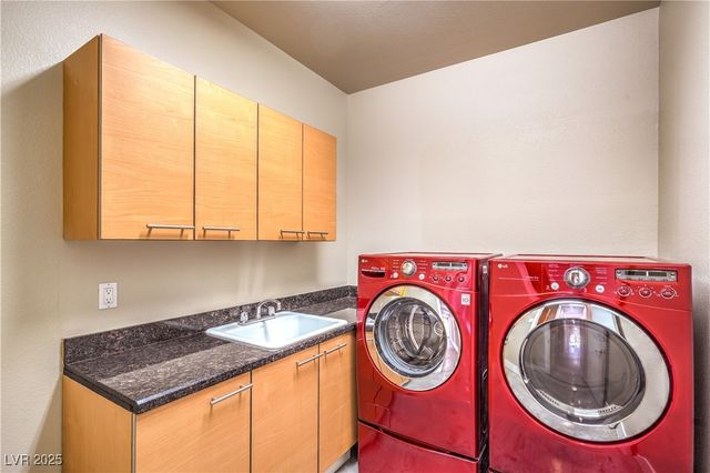 1448 Canyon Ledge Court, Las Vegas, NV 89117