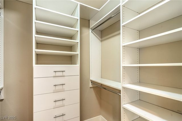 1448 Canyon Ledge Court, Las Vegas, NV 89117